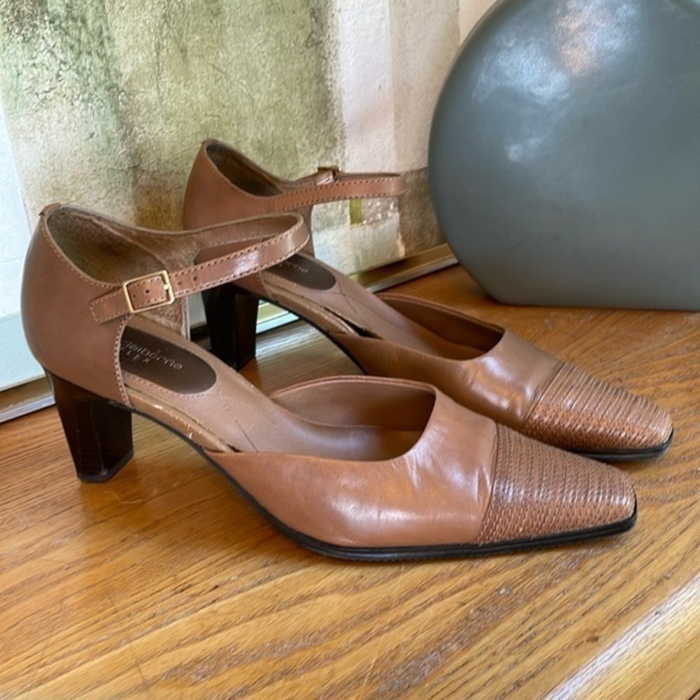 💐 Liz Clayborne medium brown leather ankle strap square pointed toe heels